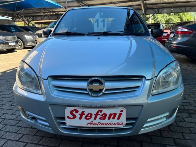 CHEVROLET - CELTA - 2010/2011 - Prata - R$ 30.900,00