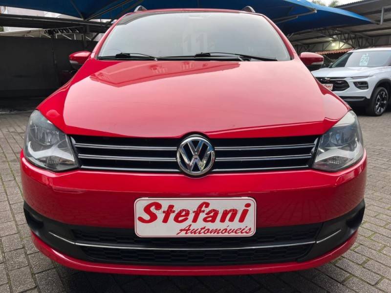 VOLKSWAGEN - SPACEFOX - 2010/2011 - Vermelha - R$ 41.900,00
