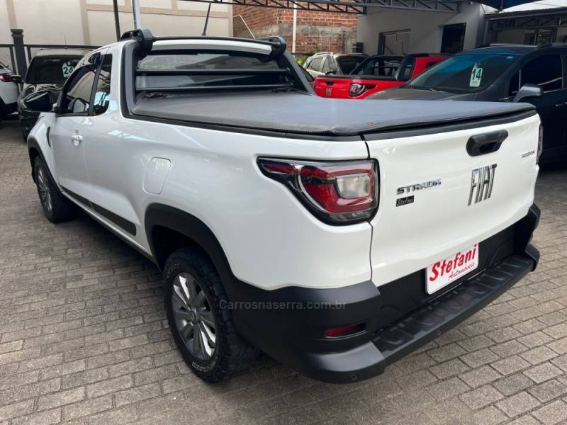 FIAT - STRADA - 2021/2022 - Branca - R$ 81.900,00