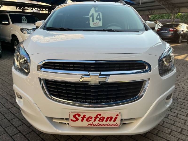 CHEVROLET - SPIN - 2013/2014 - Branca - R$ 55.900,00