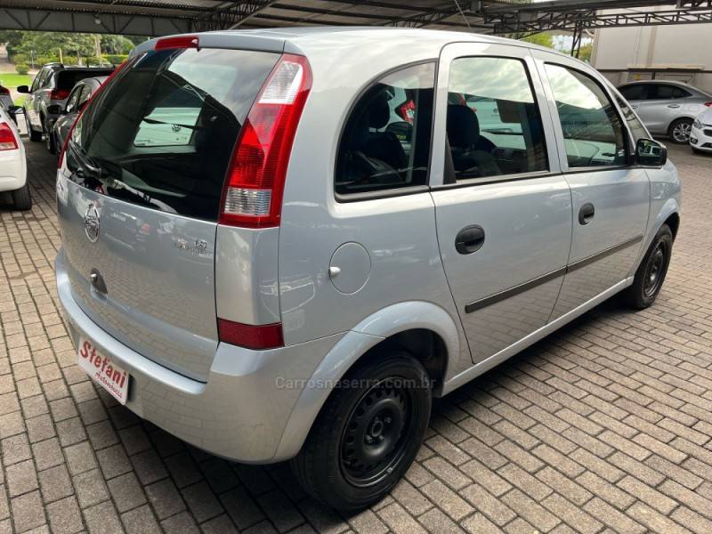 CHEVROLET - MERIVA - 2006/2007 - Prata - R$ 28.900,00