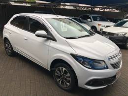 CHEVROLET - ONIX - 2013/2014 - Branca - R$ 51.900,00