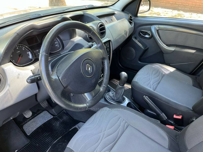 RENAULT - DUSTER - 2013/2014 - Prata - R$ 52.900,00
