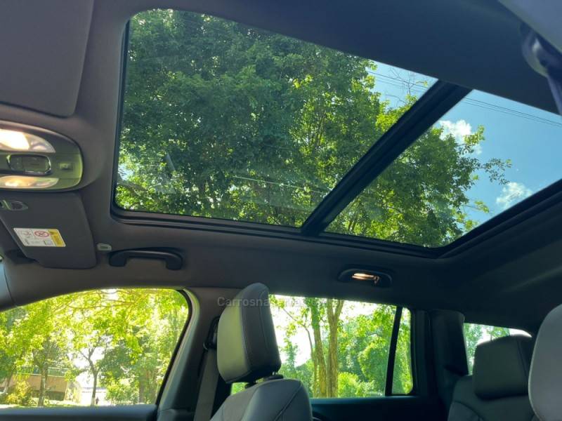 JEEP - COMMANDER - 2024/2025 - Branca - R$ 219.900,00