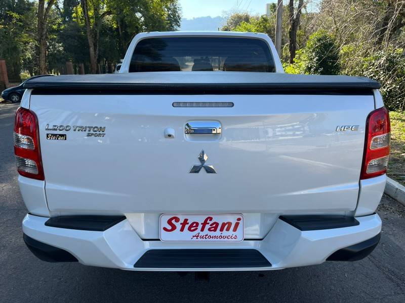 MITSUBISHI - L200 TRITON - 2018/2019 - Branca - R$ 152.000,00