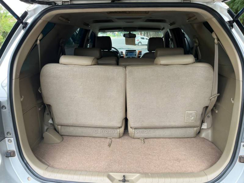 TOYOTA - HILUX SW4 - 2011/2011 - Prata - R$ 125.000,00