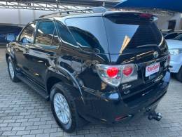 TOYOTA - HILUX SW4 - 2012/2012 - Preta - R$ 136.000,00