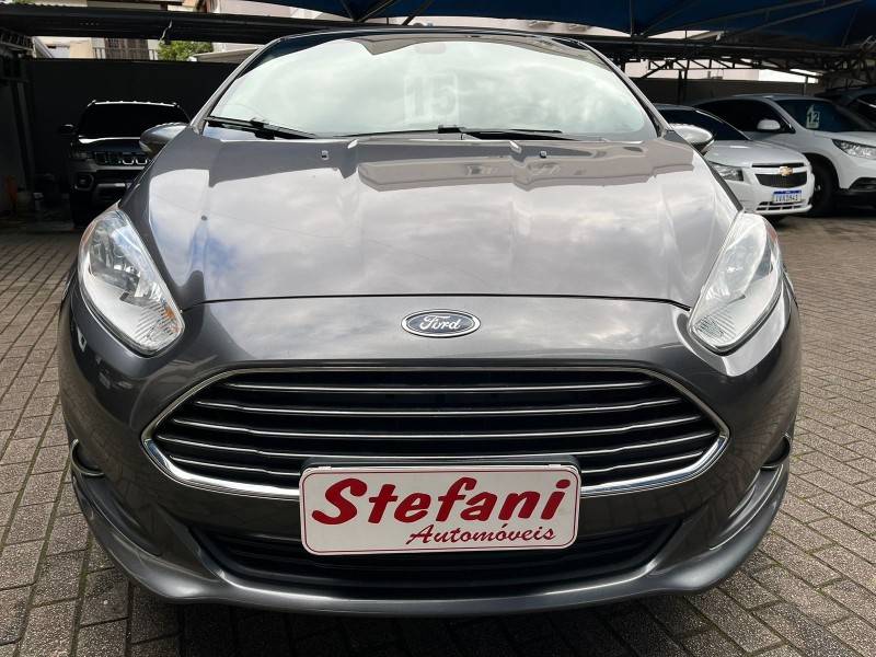 FORD - FIESTA - 2014/2015 - Cinza - R$ 51.000,00