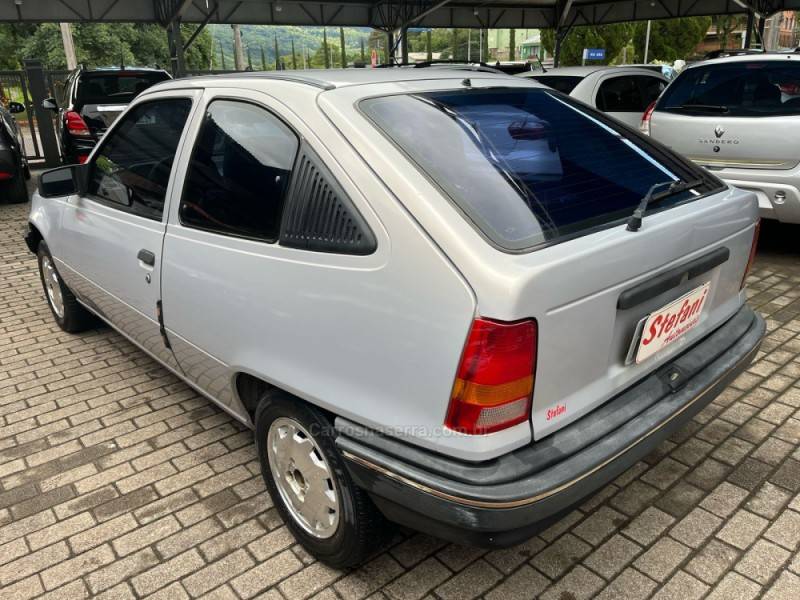 CHEVROLET - KADETT - 1994/1994 - Prata - R$ 9.800,00