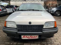 CHEVROLET - KADETT - 1994/1994 - Prata - R$ 9.800,00