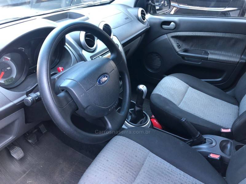 FORD - FIESTA - 2013/2014 - Preta - R$ 38.900,00