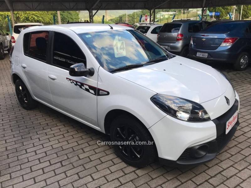 RENAULT - SANDERO - 2013/2014 - Branca - R$ 38.900,00