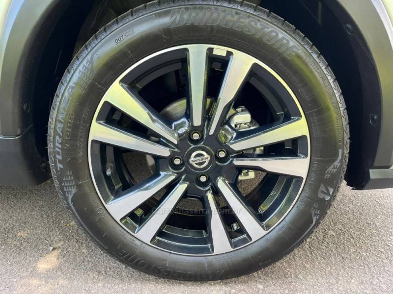 NISSAN - KICKS - 2021/2022 - Prata - R$ 101.000,00