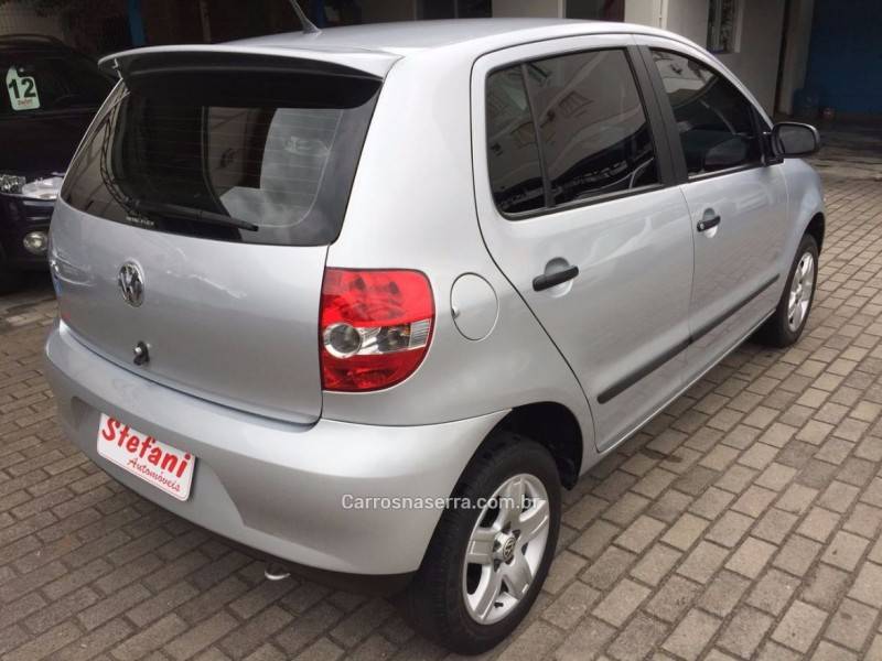 VOLKSWAGEN - FOX - 2009/2009 - Prata - R$ 22.900,00