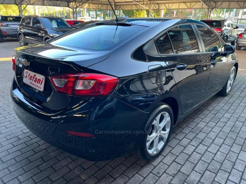 CHEVROLET - CRUZE - 2021/2022 - Preta - R$ 105.900,00