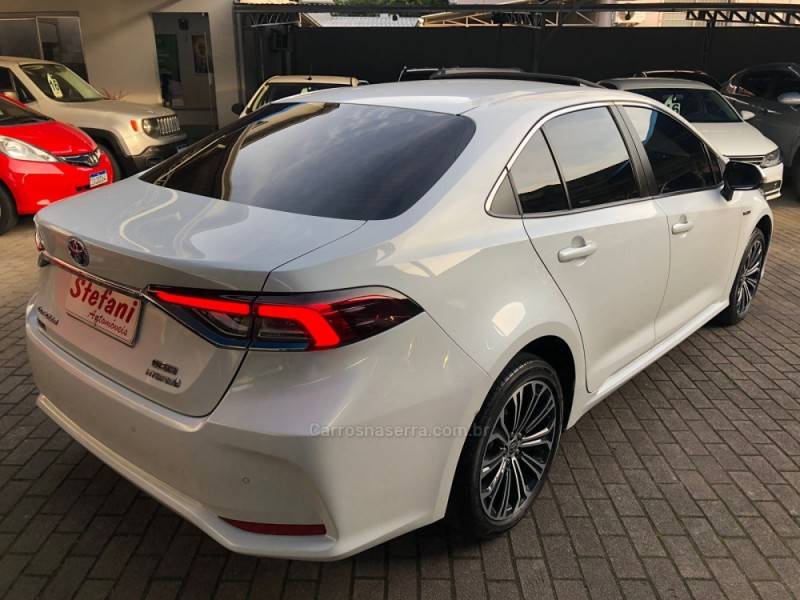 TOYOTA - COROLLA - 2022/2023 - Branca - R$ 158.000,00