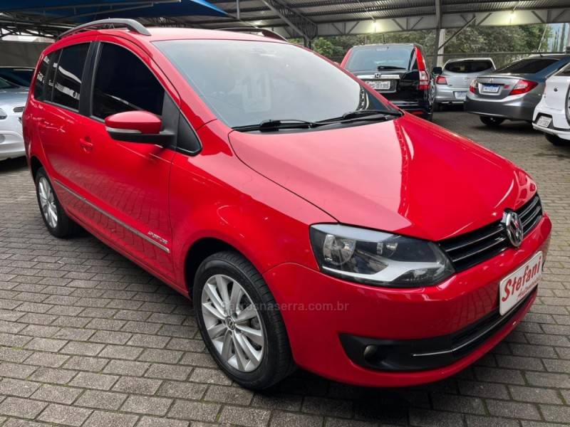 VOLKSWAGEN - SPACEFOX - 2010/2011 - Vermelha - R$ 41.900,00