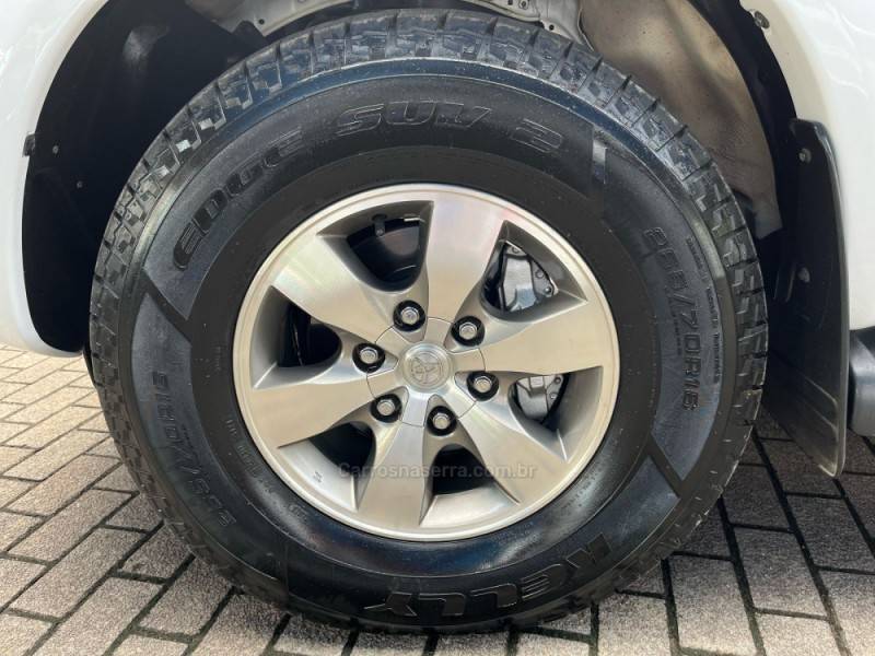 TOYOTA - HILUX SW4 - 2007/2008 - Branca - R$ 109.000,00