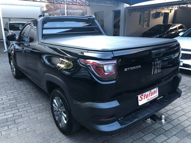 FIAT - STRADA - 2020/2021 - Preta - R$ 83.000,00