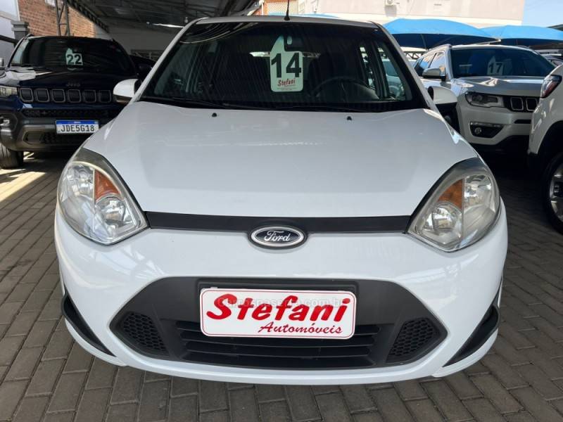 FORD - FIESTA - 2014/2014 - Branca - R$ 36.900,00