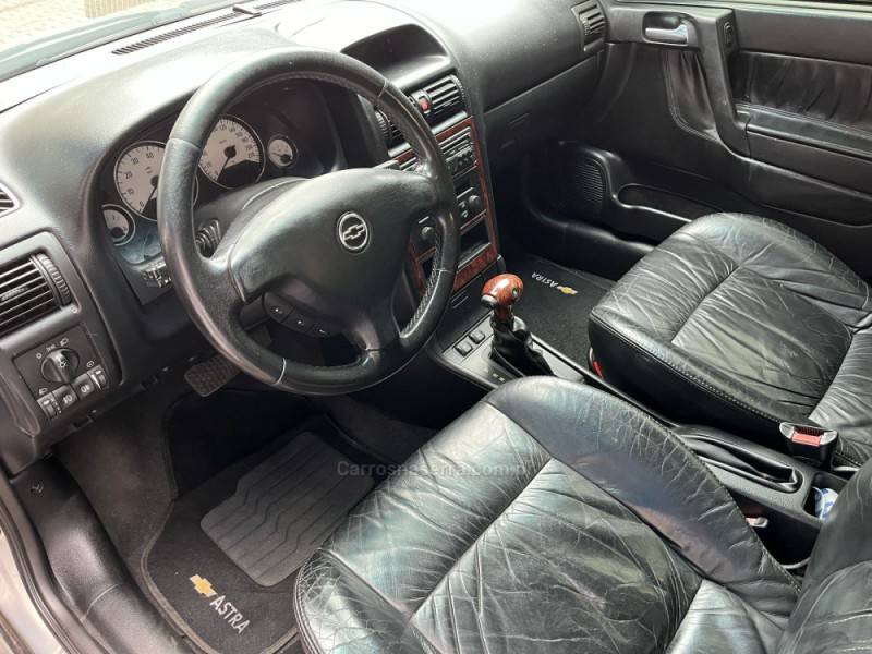 CHEVROLET - ASTRA - 2005/2005 - Bege - R$ 28.900,00