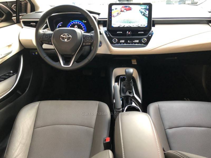 TOYOTA - COROLLA - 2022/2023 - Branca - R$ 158.000,00