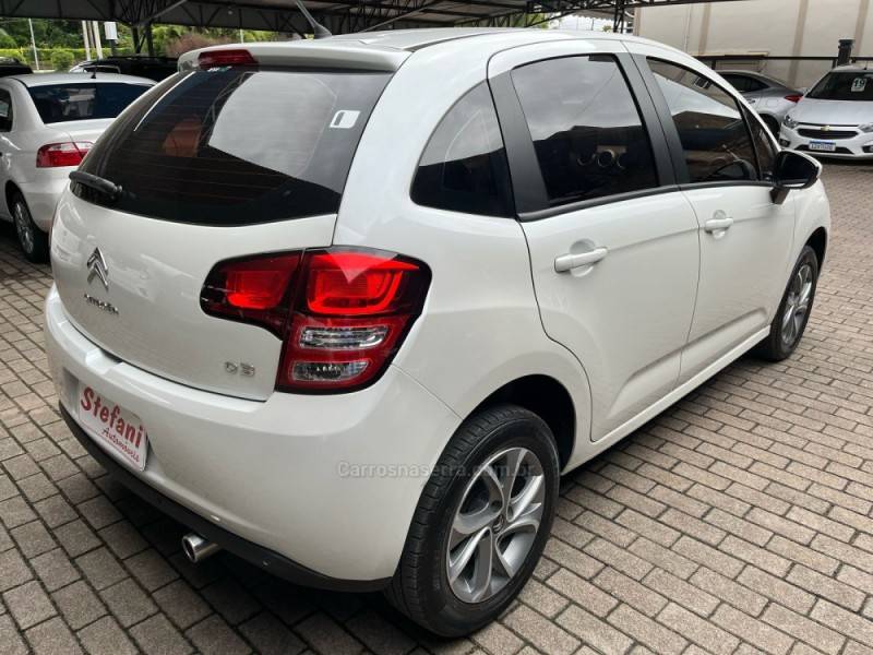CITROËN - C3 - 2016/2017 - Branca - R$ 54.900,00