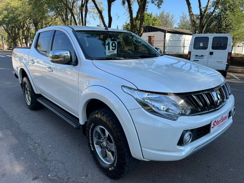 MITSUBISHI - L200 TRITON - 2018/2019 - Branca - R$ 152.000,00