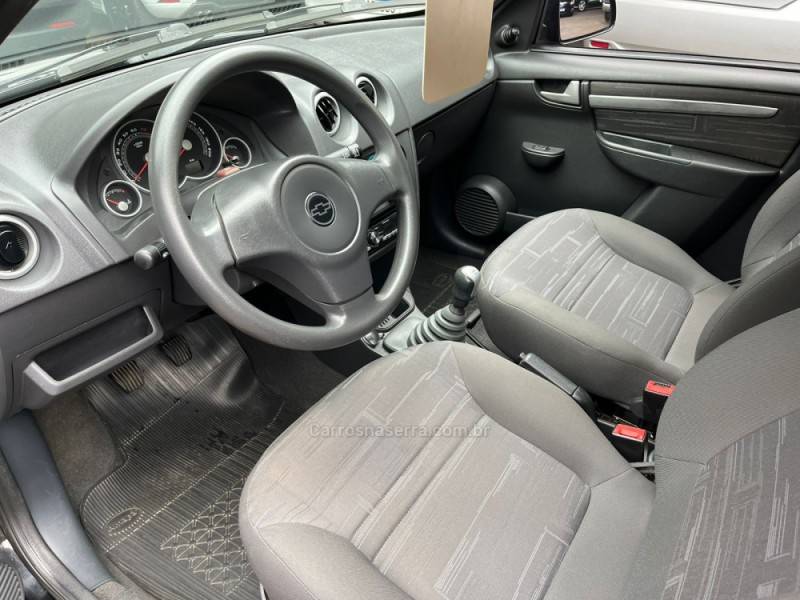 CHEVROLET - PRISMA - 2009/2010 - Preta - R$ 27.900,00