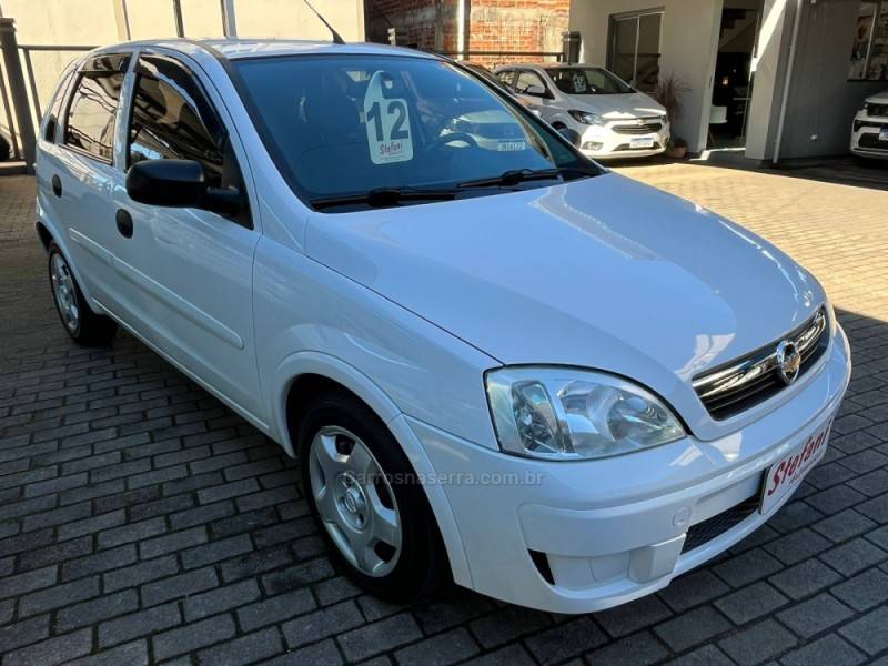 CHEVROLET - CORSA - 2012/2012 - Branca - R$ 35.900,00
