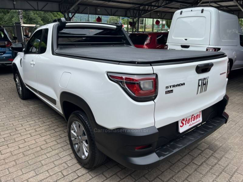 FIAT - STRADA - 2021/2021 - Branca - R$ 79.000,00