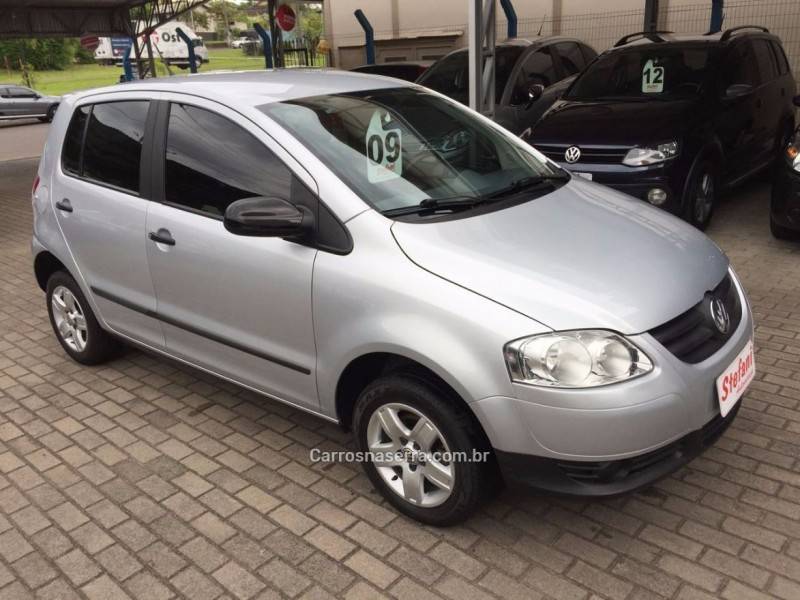 VOLKSWAGEN - FOX - 2009/2009 - Prata - R$ 22.900,00