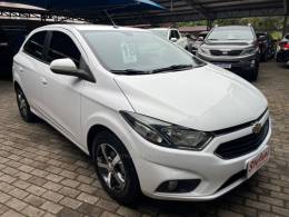 CHEVROLET - ONIX - 2017/2018 - Branca - R$ 69.900,00