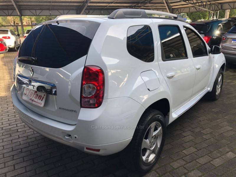 RENAULT - DUSTER - 2012/2013 - Branca - R$ 49.900,00
