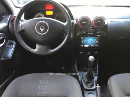 RENAULT - SANDERO - 2013/2014 - Branca - R$ 38.900,00