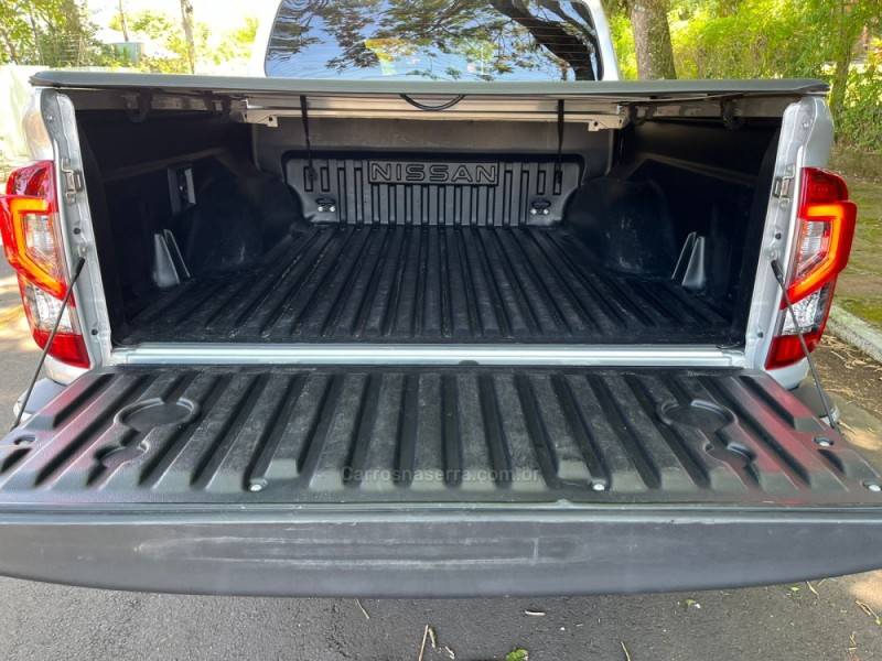 NISSAN - FRONTIER - 2023/2024 - Prata - R$ 215.000,00