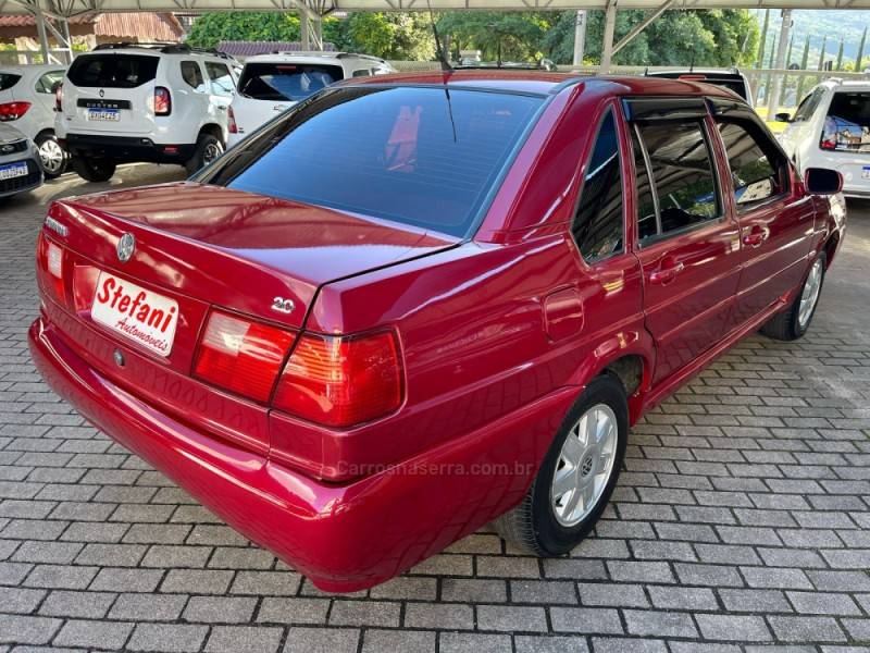 VOLKSWAGEN - SANTANA - 2001/2001 - Vermelha - R$ 22.900,00