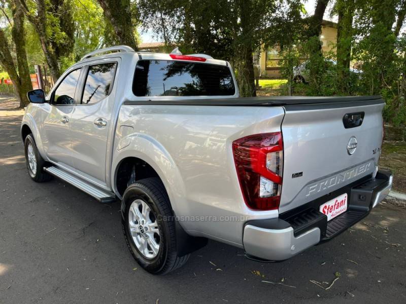 NISSAN - FRONTIER - 2023/2024 - Prata - R$ 215.000,00