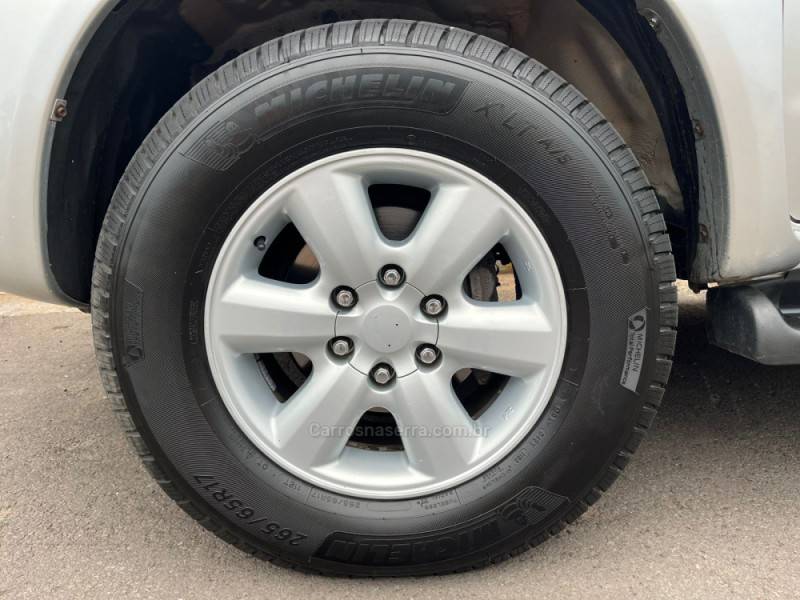 TOYOTA - HILUX SW4 - 2011/2011 - Prata - R$ 125.000,00