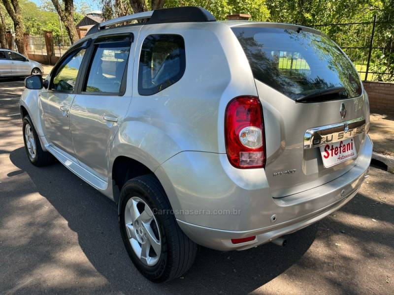 RENAULT - DUSTER - 2013/2014 - Prata - R$ 52.900,00