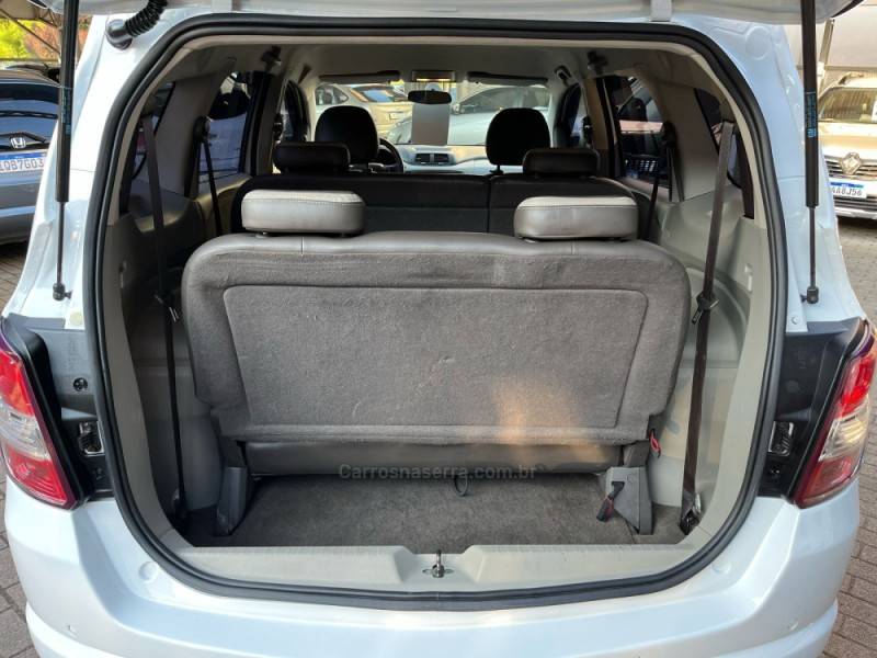 CHEVROLET - SPIN - 2013/2014 - Branca - R$ 55.900,00