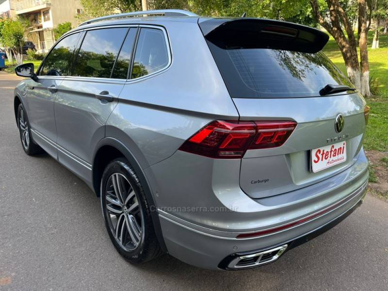 VOLKSWAGEN - TIGUAN - 2024/2024 - Prata - R$ 228.000,00