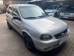 CHEVROLET - CORSA - 2000/2001 - Prata - R$ 10.500,00