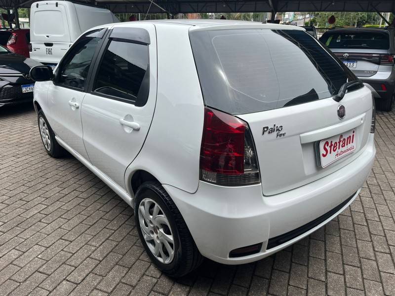 FIAT - PALIO - 2014/2015 - Branca - R$ 35.900,00