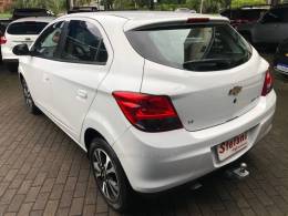 CHEVROLET - ONIX - 2013/2014 - Branca - R$ 51.900,00