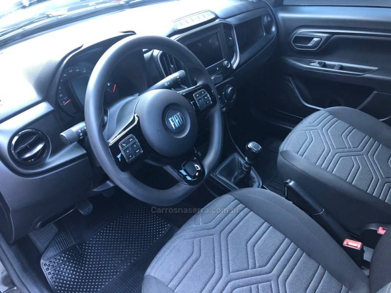 FIAT - STRADA - 2020/2021 - Preta - R$ 83.000,00
