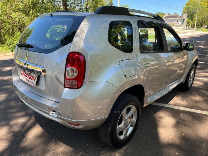 RENAULT - DUSTER - 2013/2014 - Prata - R$ 52.900,00