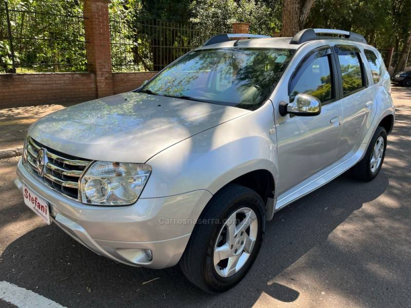 RENAULT - DUSTER - 2013/2014 - Prata - R$ 52.900,00