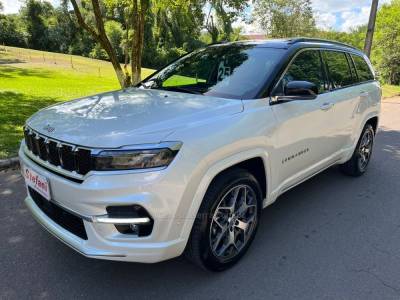 JEEP - COMMANDER - 2024/2025 - Branca - R$ 219.900,00