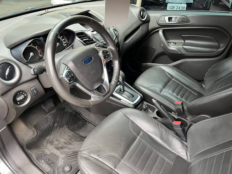 FORD - FIESTA - 2014/2015 - Cinza - R$ 51.000,00